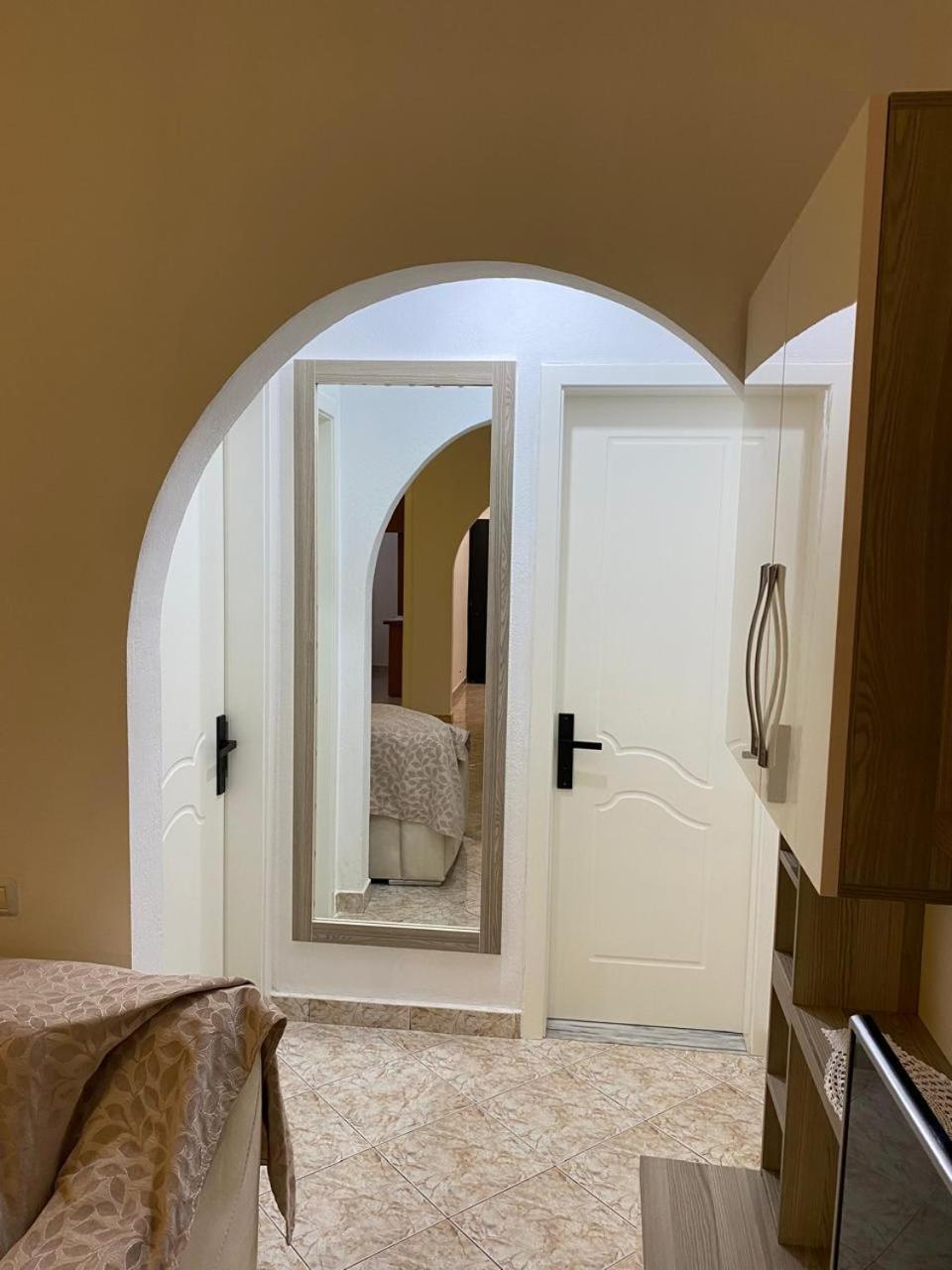 Apartaments Rraku Sarandë 外观 照片