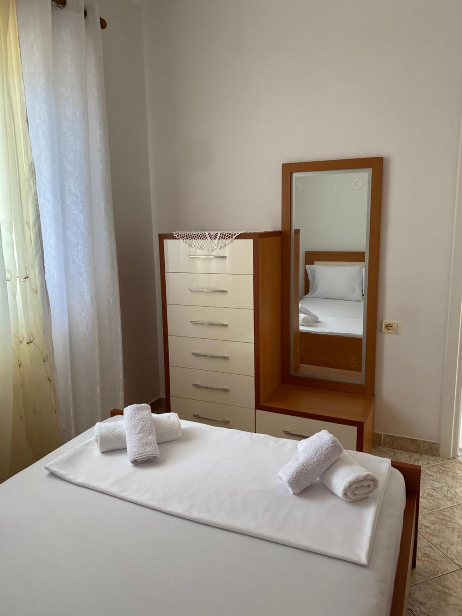 Apartaments Rraku Sarandë 外观 照片