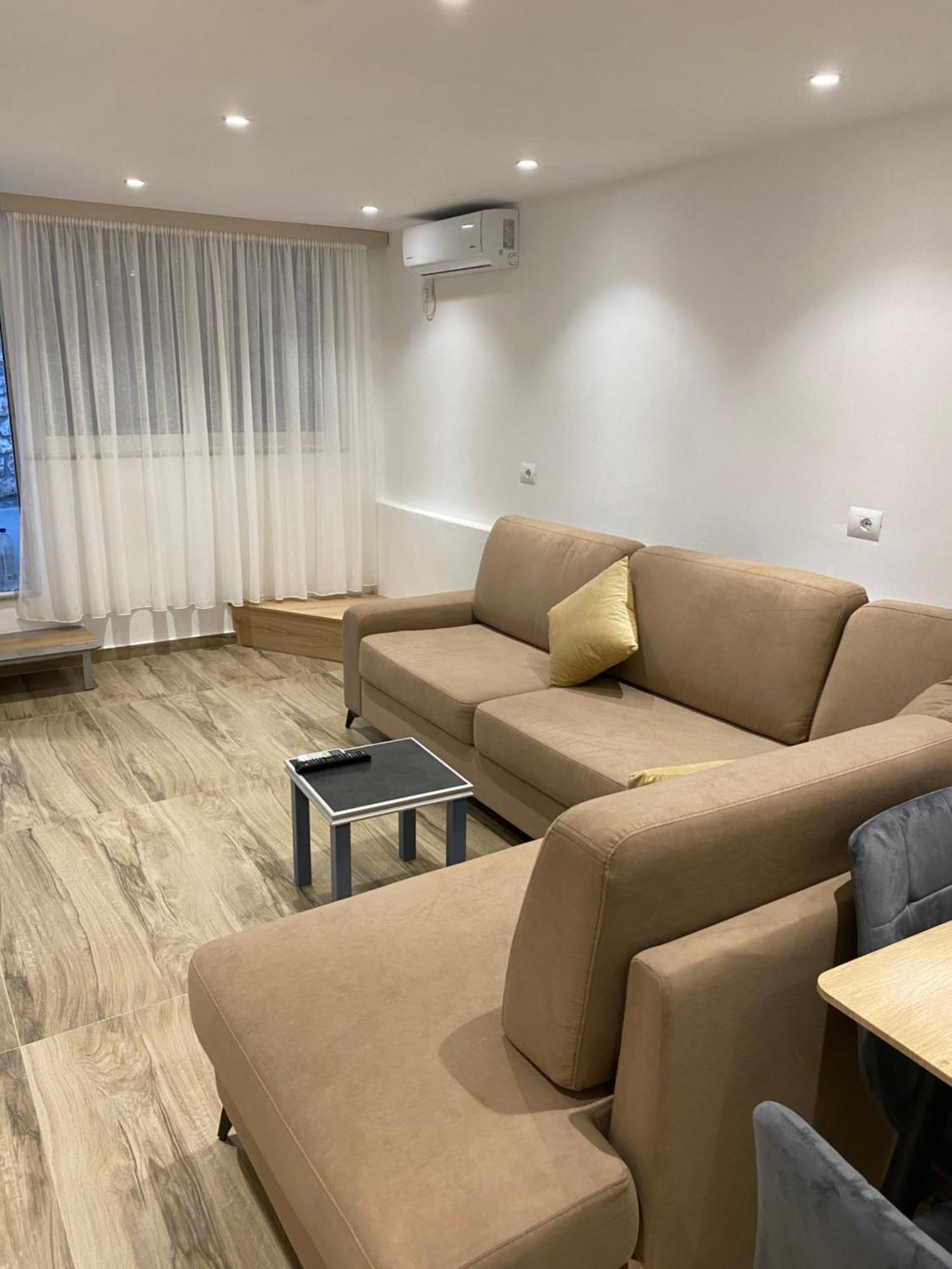 Apartaments Rraku Sarandë 外观 照片
