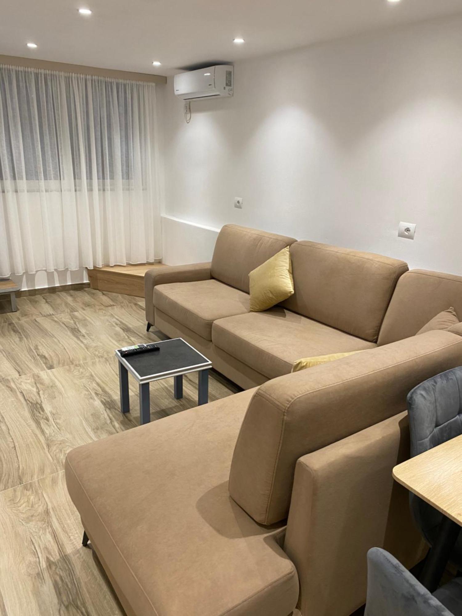 Apartaments Rraku Sarandë 外观 照片